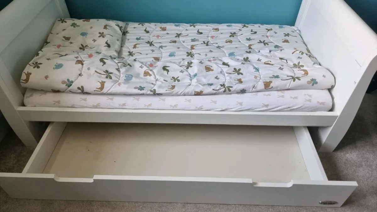 OBaby Cot bed - Image 2
