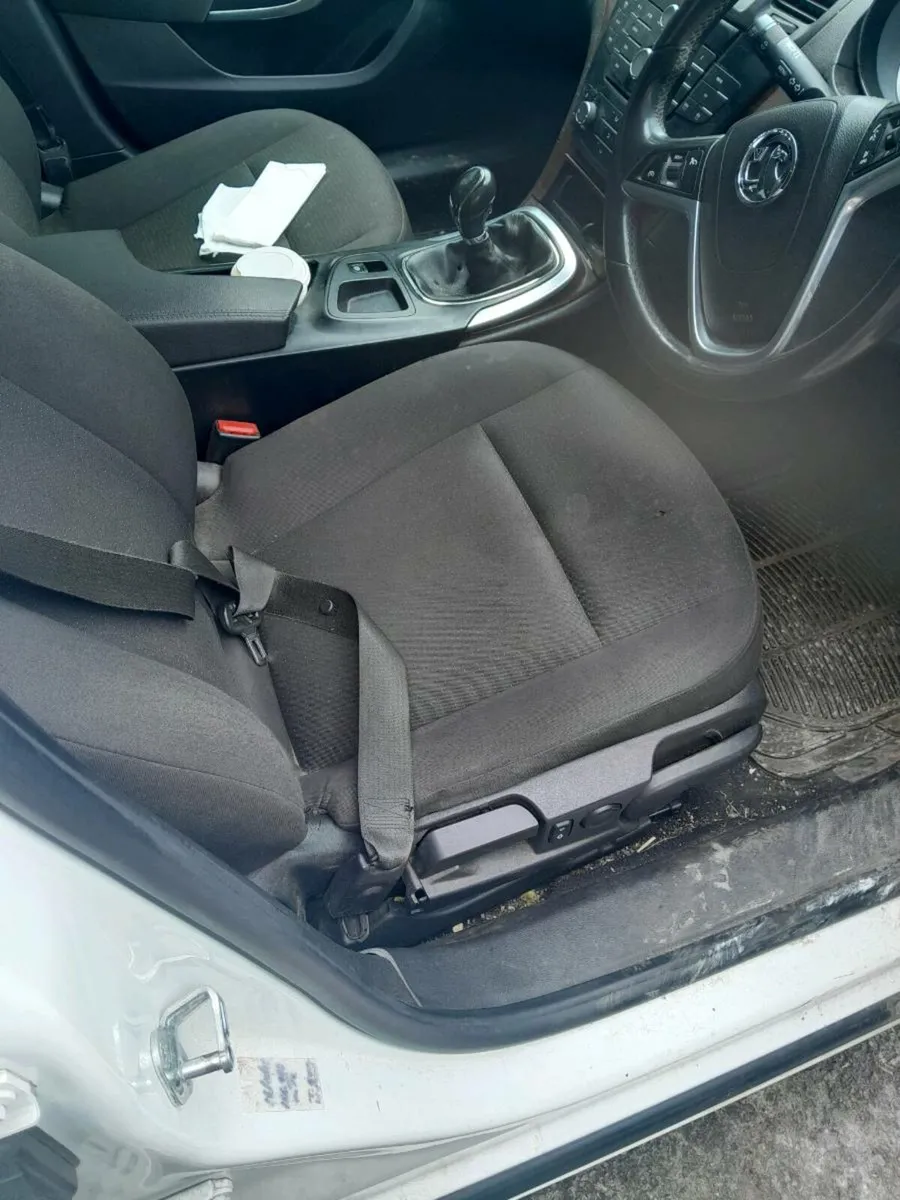 Car - Image 3