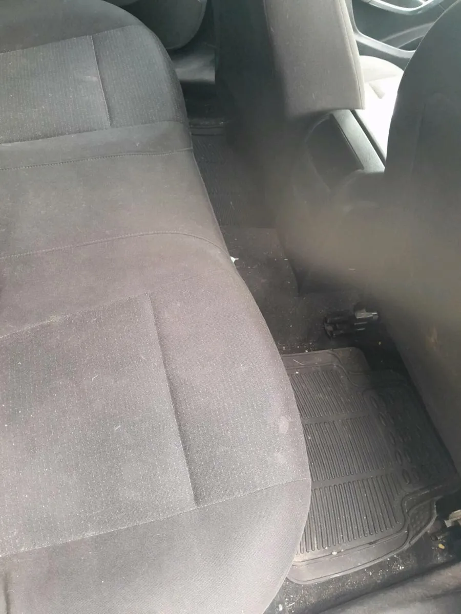 Car - Image 4