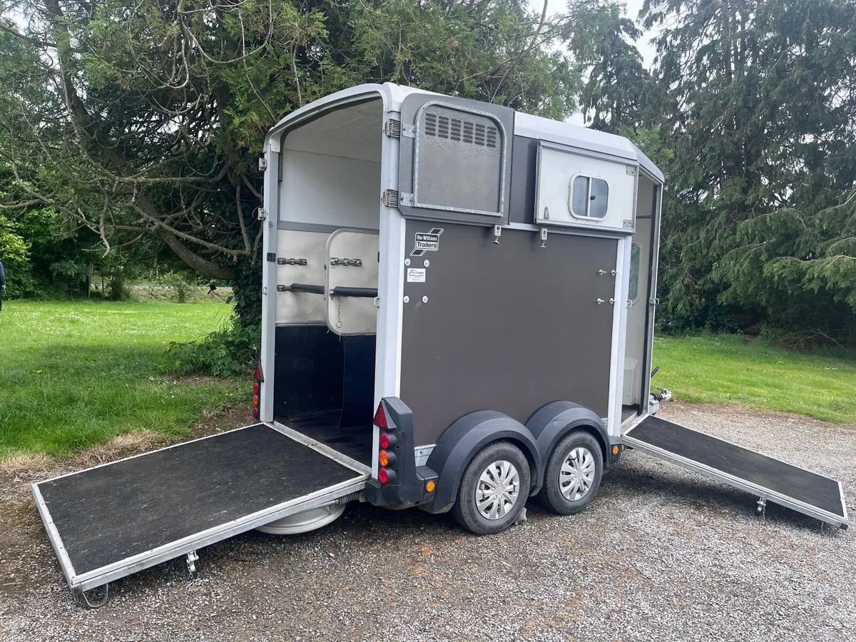 Ifor Williams Horsebox - Image 1