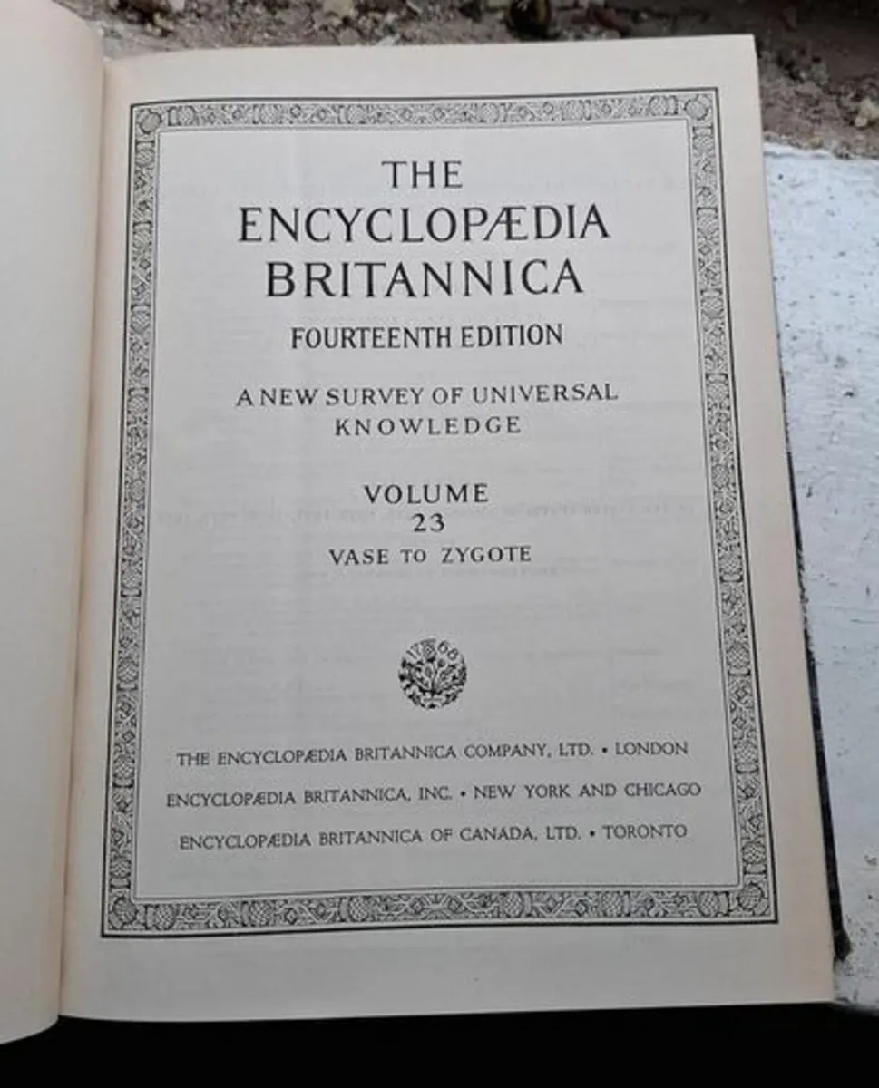 Britannica Encyclopedias full set - Image 4