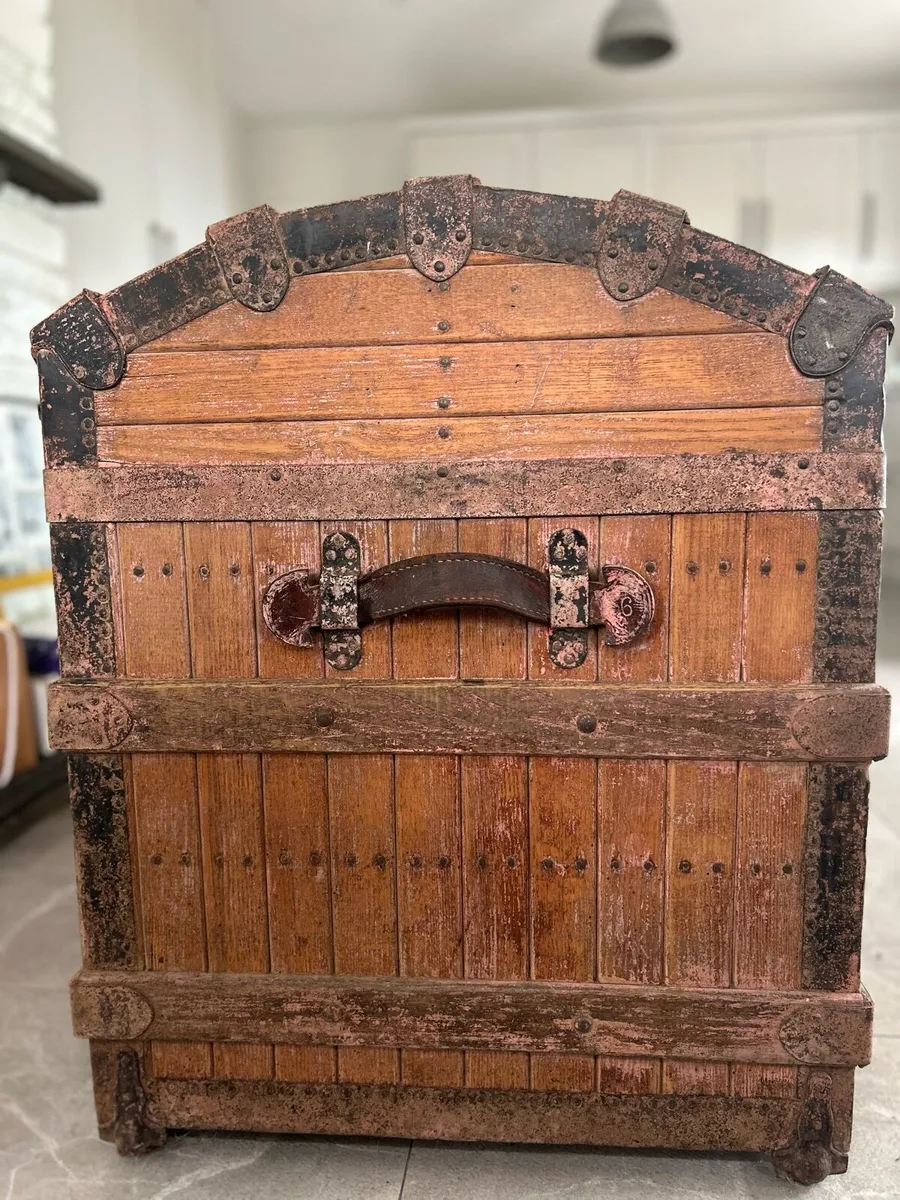 Old Oak Chest - Image 2