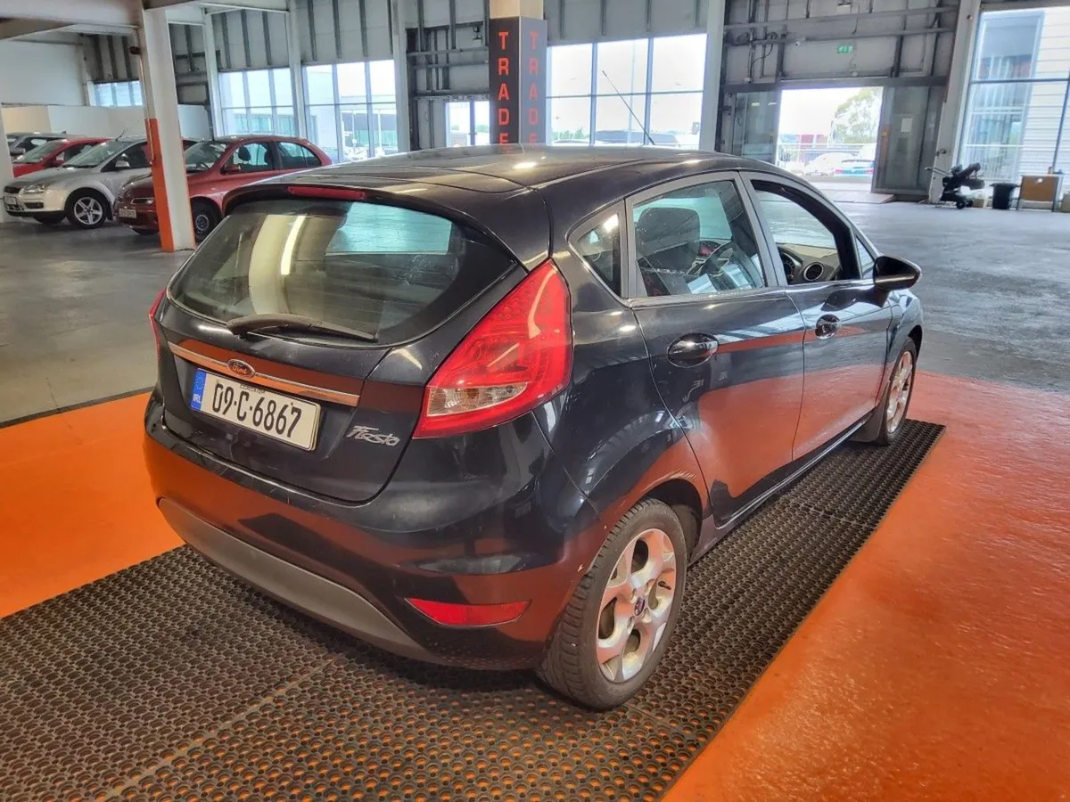 Ford Fiesta 1.25 82 PS Titanium - Image 2