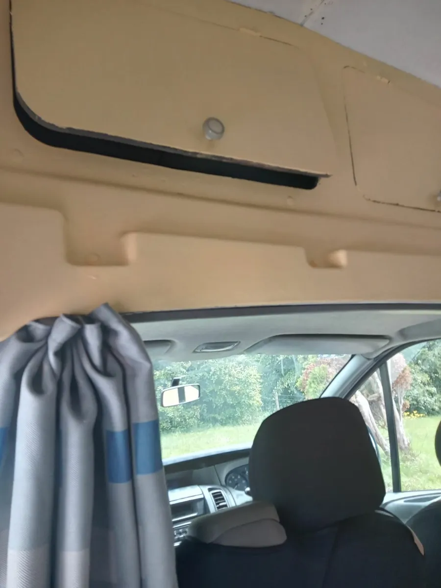Camper van - Image 1