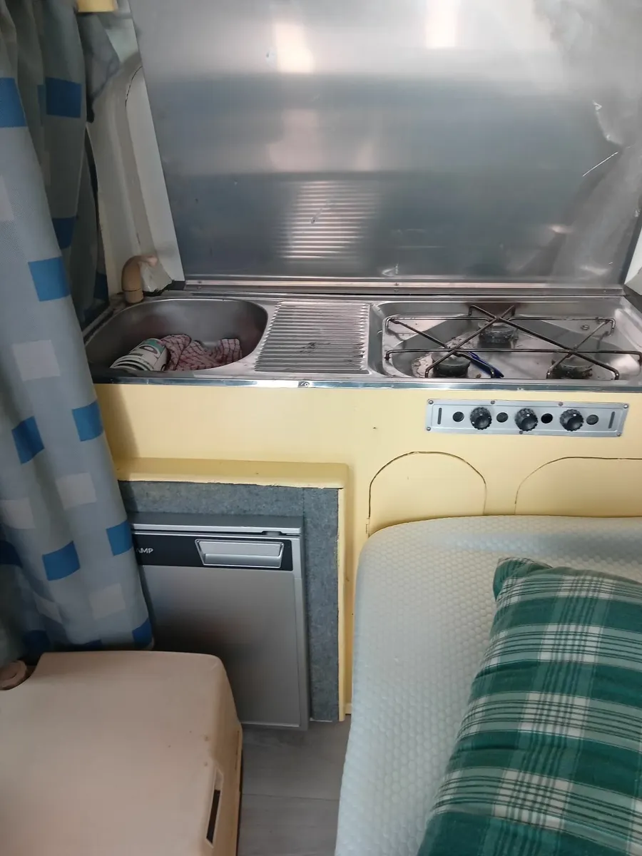 Camper van - Image 3