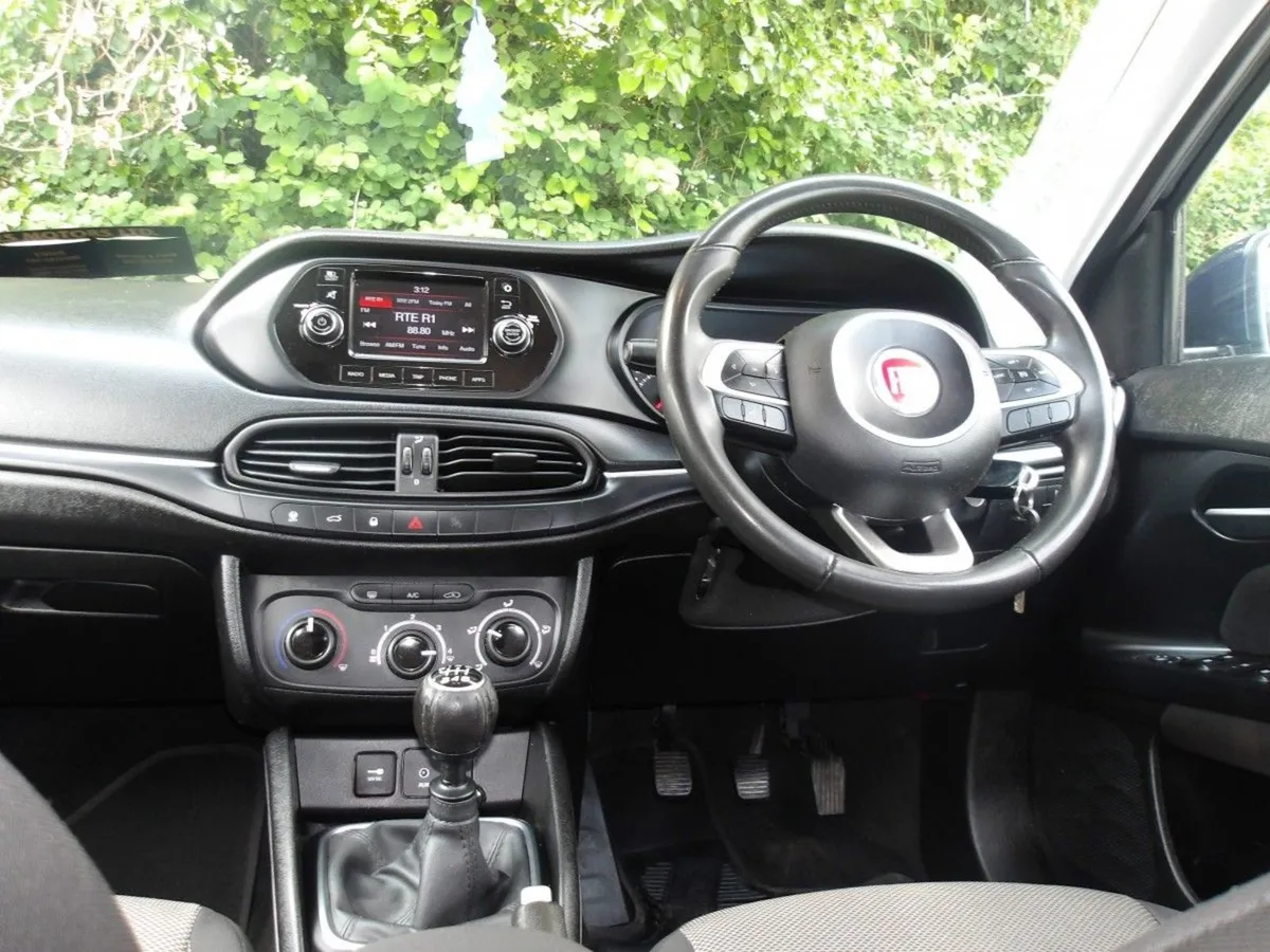 Fiat Tipo 1.6 M-jet 120hp Easy - Image 4
