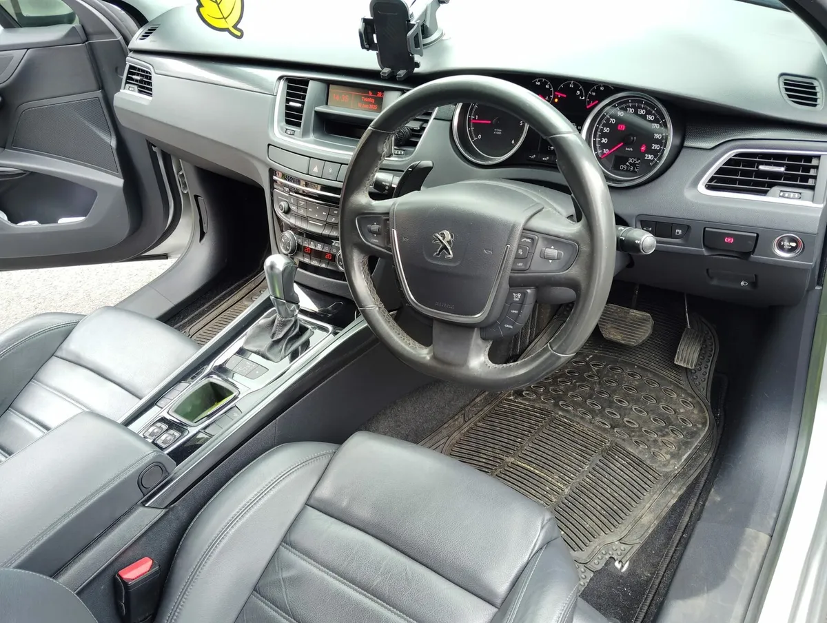 Peugeot 2012 - Image 2