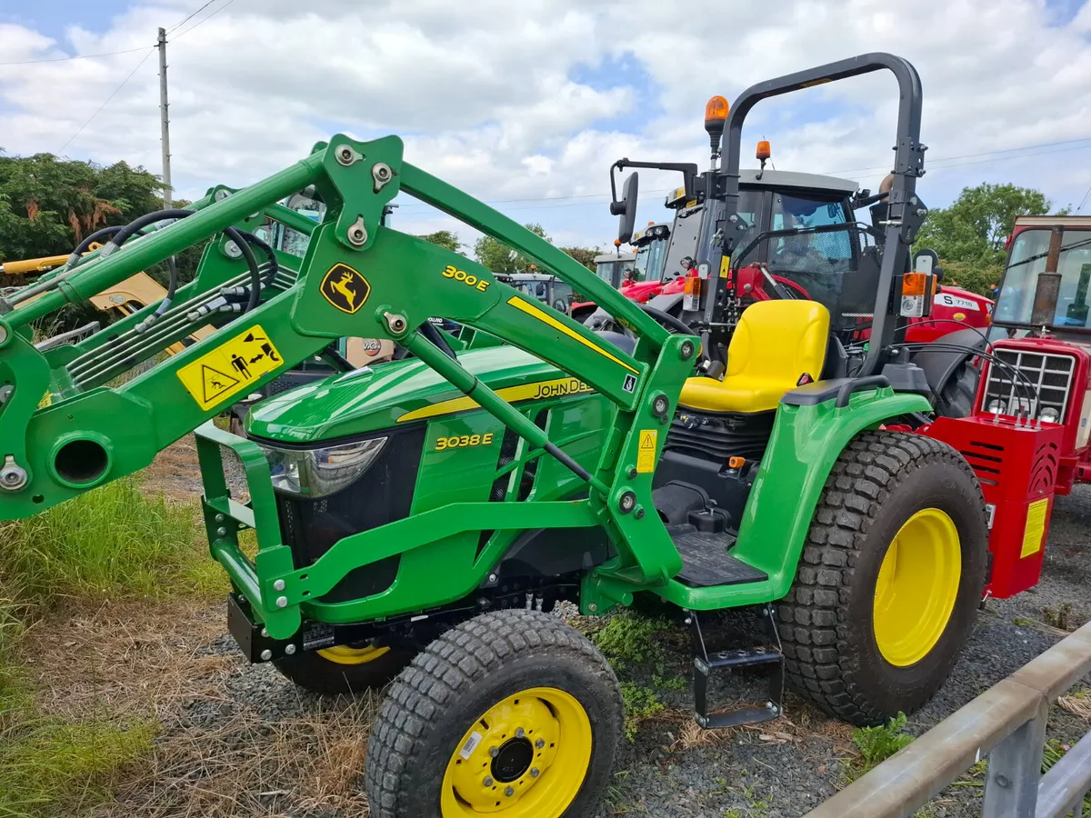 John Deere 3038e - Image 1