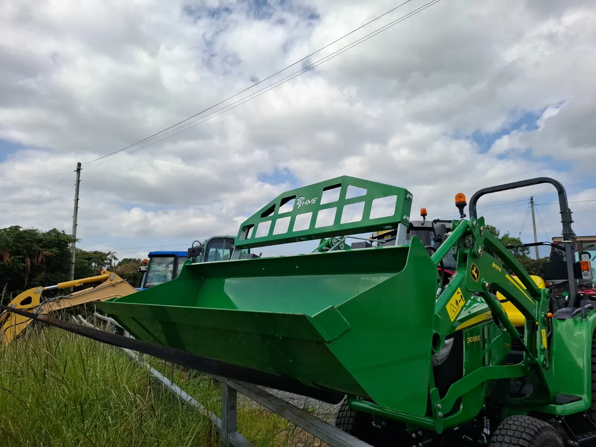 John Deere 3038e - Image 2