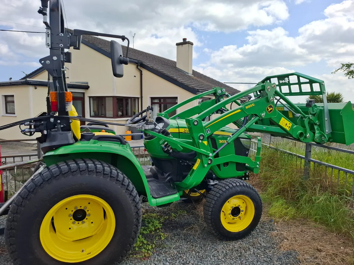 John Deere 3038e - Image 3