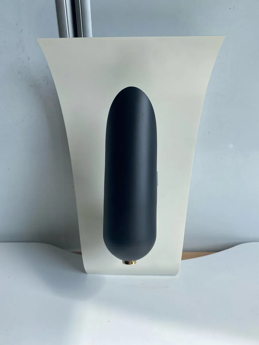 Single Wall Light - Metallic Frame - Image 2