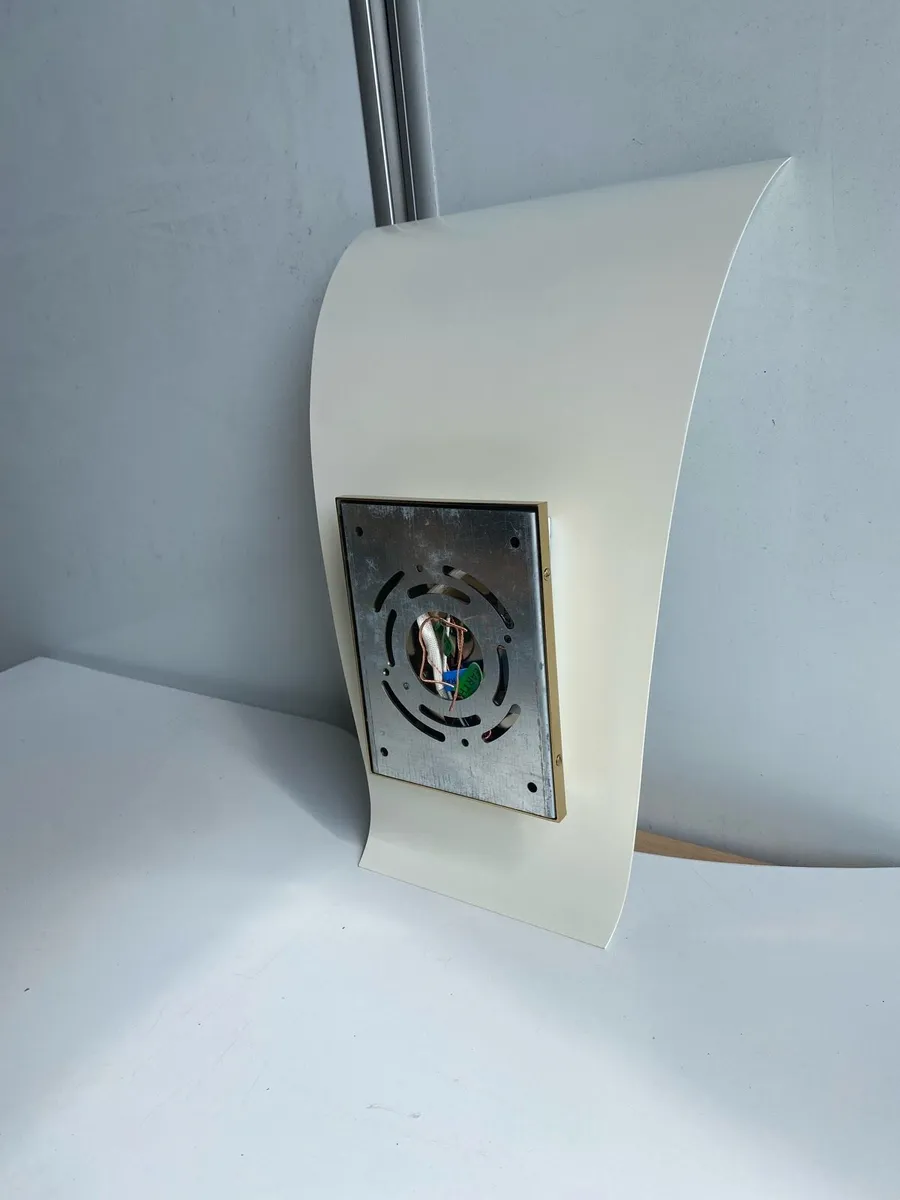 Single Wall Light - Metallic Frame - Image 3