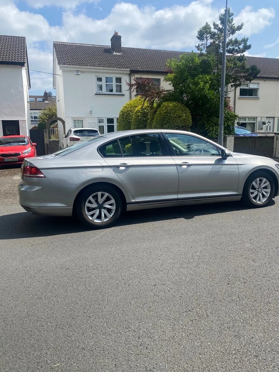 Volkswagen Passat Highline 1.6 TDI - Image 2