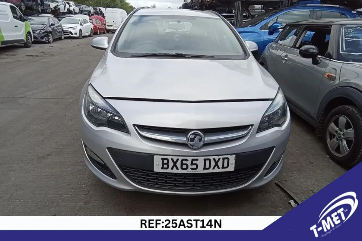 2016 VAUXHALL ASTRA BREAKING FOR PARTS - Image 4