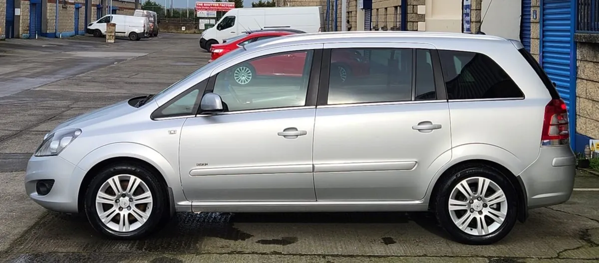 Lovely 7 seater for sale - Image 2