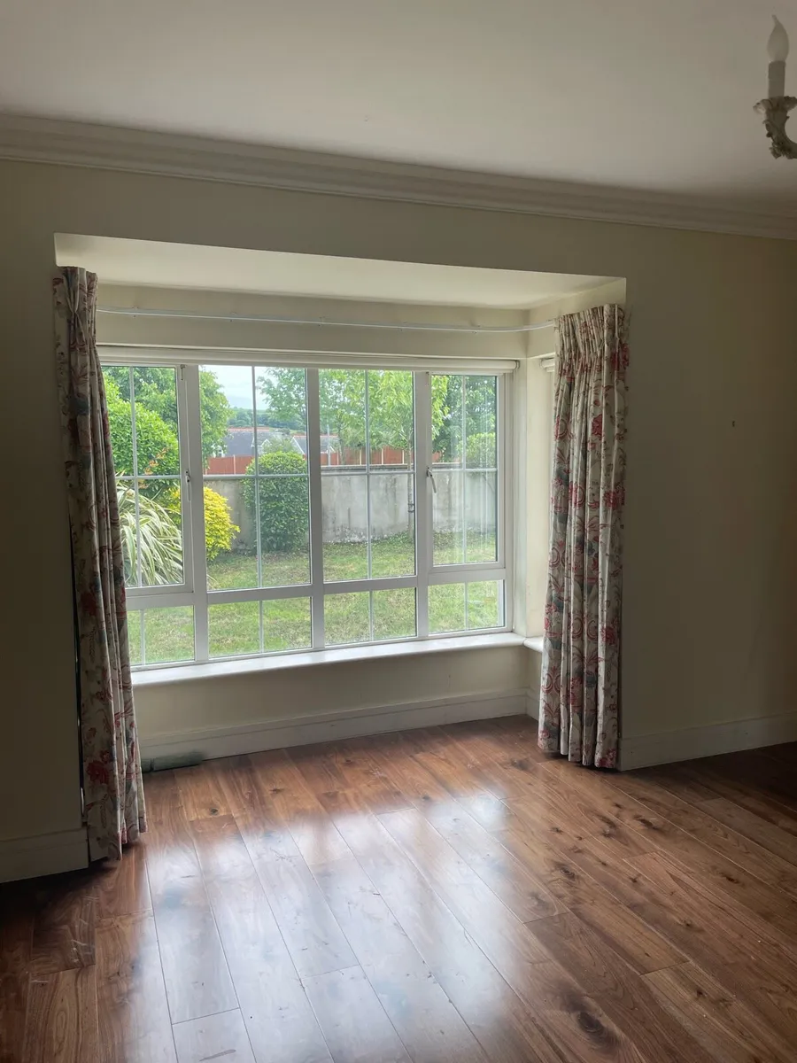 Curtains - Image 2