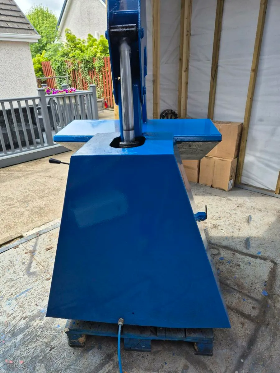 Compactor bin press - Image 4
