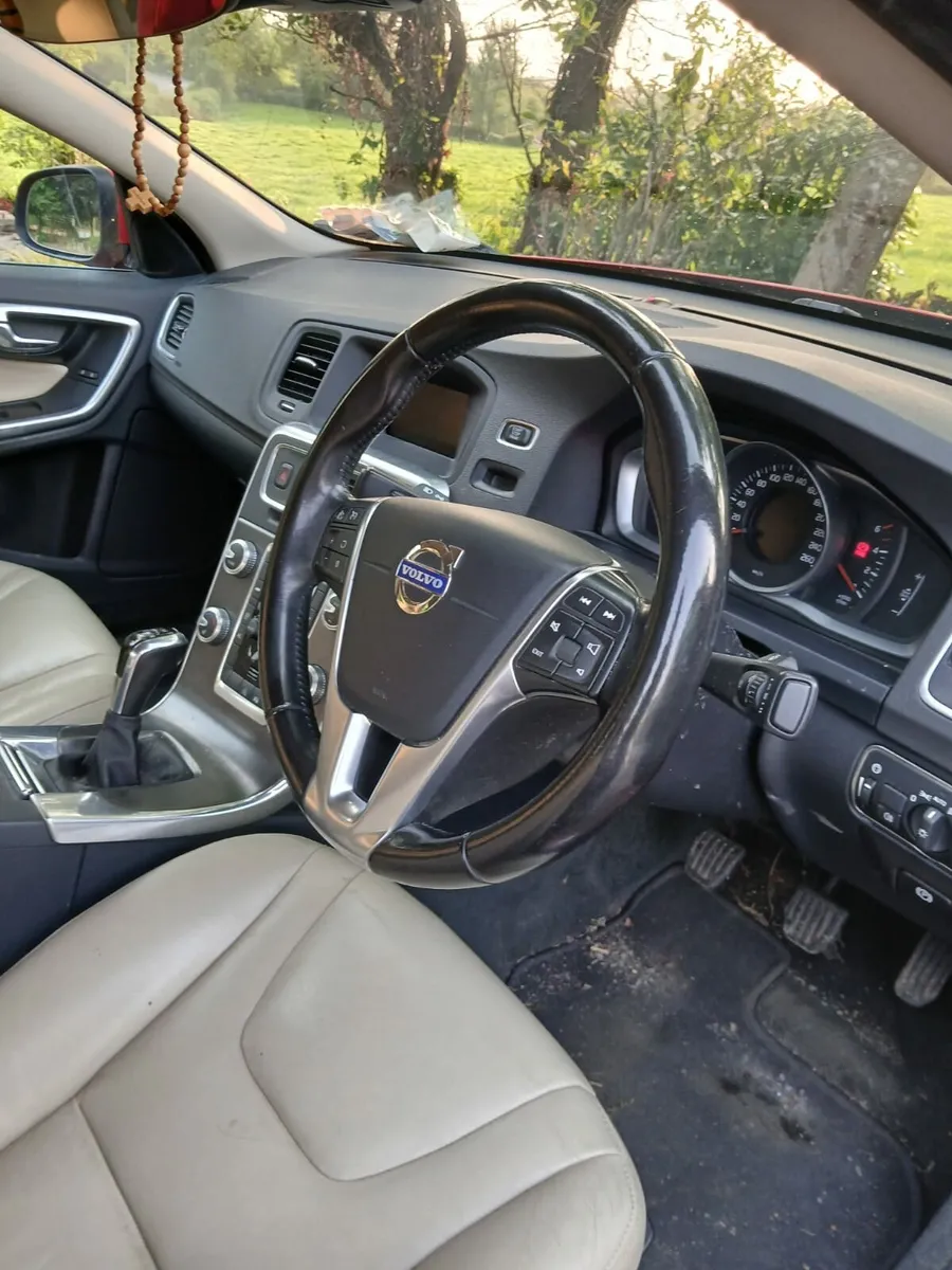 Volvo S60 2015 - Image 2