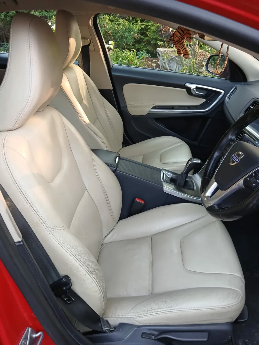Volvo S60 2015 - Image 3