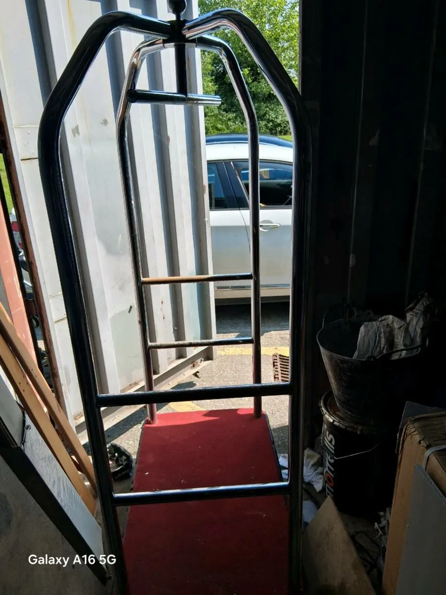 Luggage trolley - Image 1