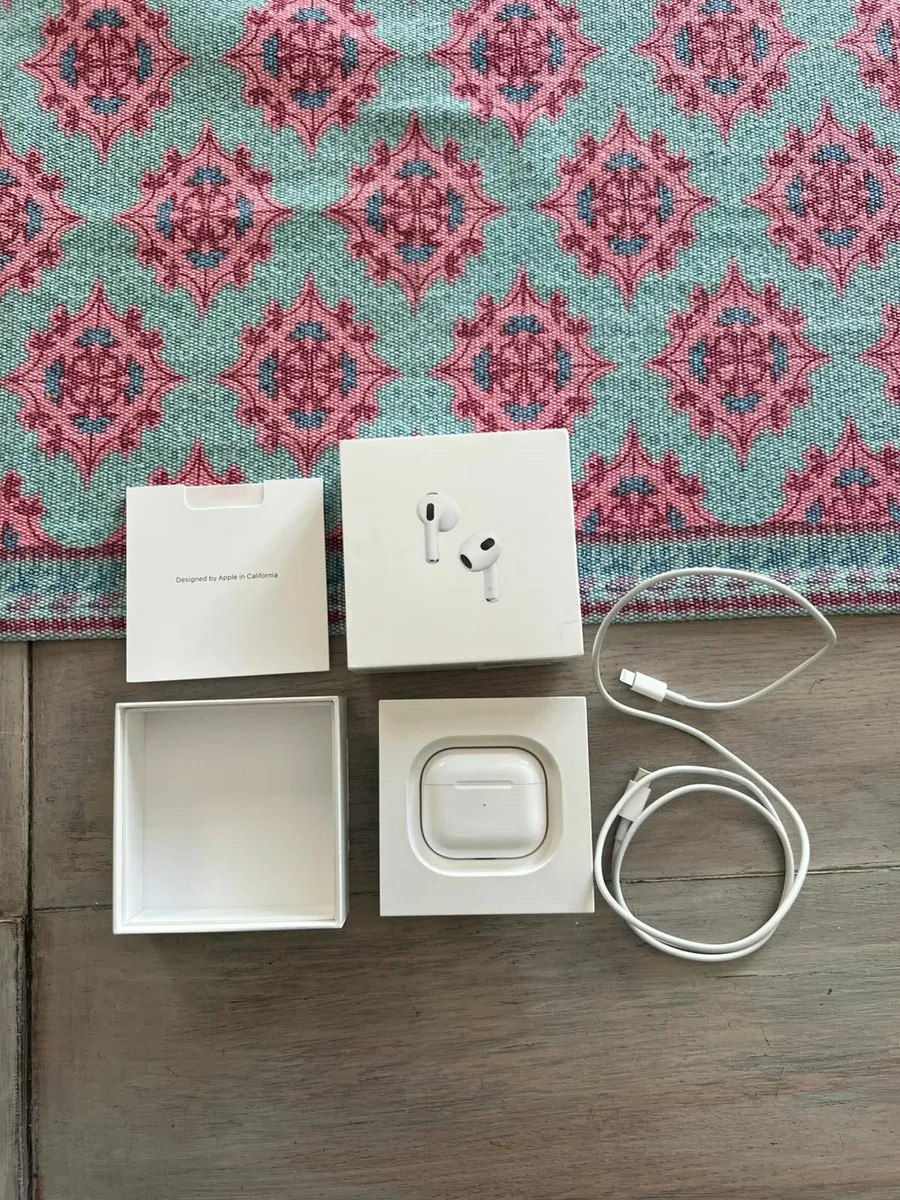 Apple Airpods, never used. - Image 2