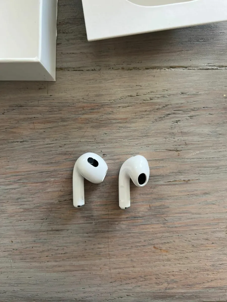 Apple Airpods, never used. - Image 4