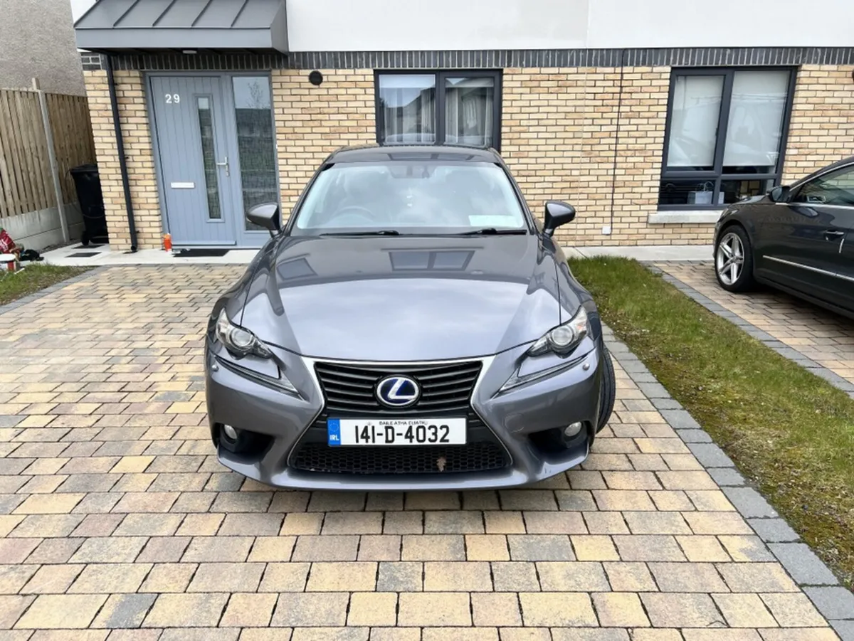 Lexus IS 2014 - Image 1