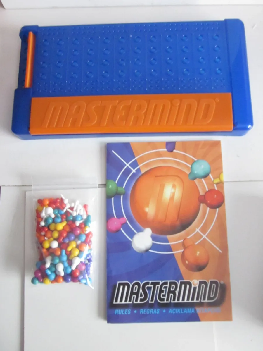 Mastermind Board Game Hasbro 2000 - Image 3