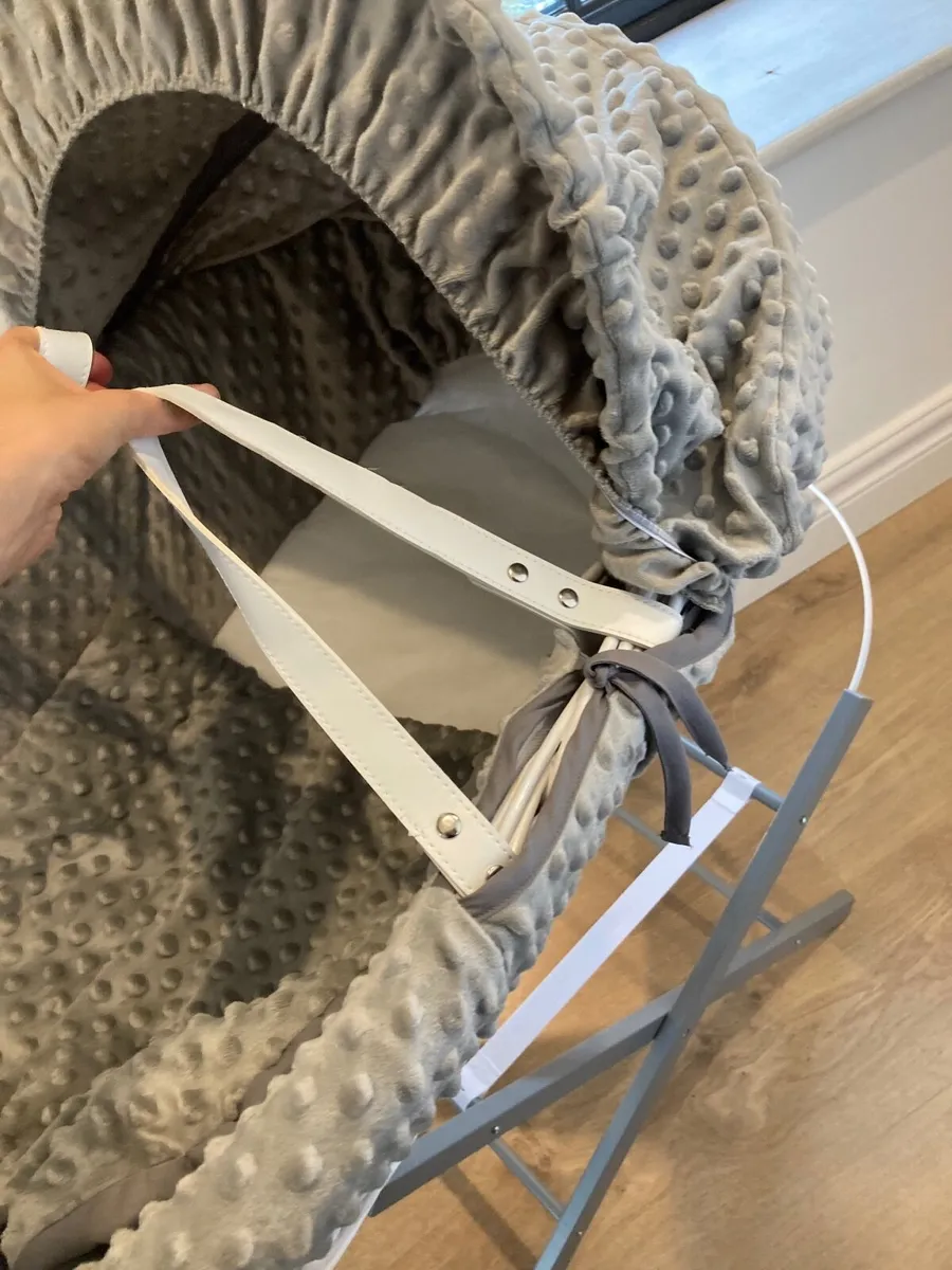 Moses basket - Image 1