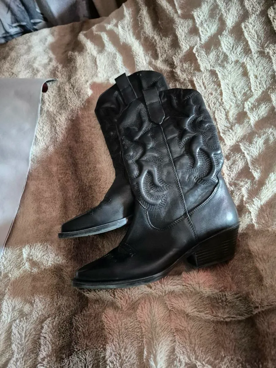 LEATHER COWBOY BOOTS - Image 2
