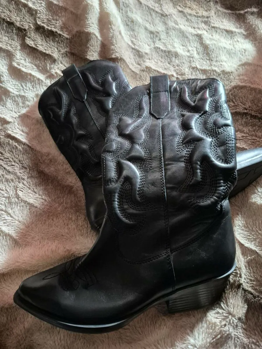 LEATHER COWBOY BOOTS - Image 1