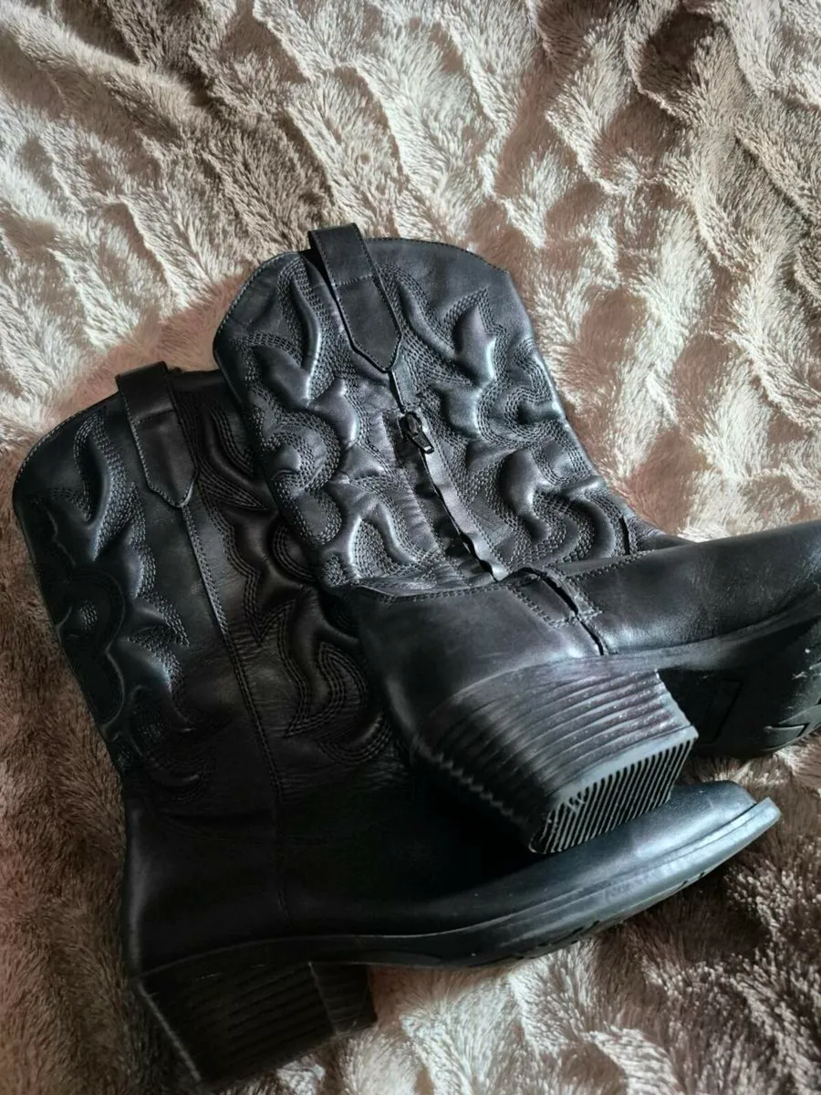 LEATHER COWBOY BOOTS - Image 4
