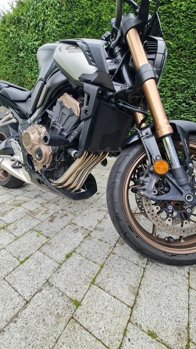 Honda CB650R 2022 Quickshifter,  Puig, Pandora V3 - Image 4