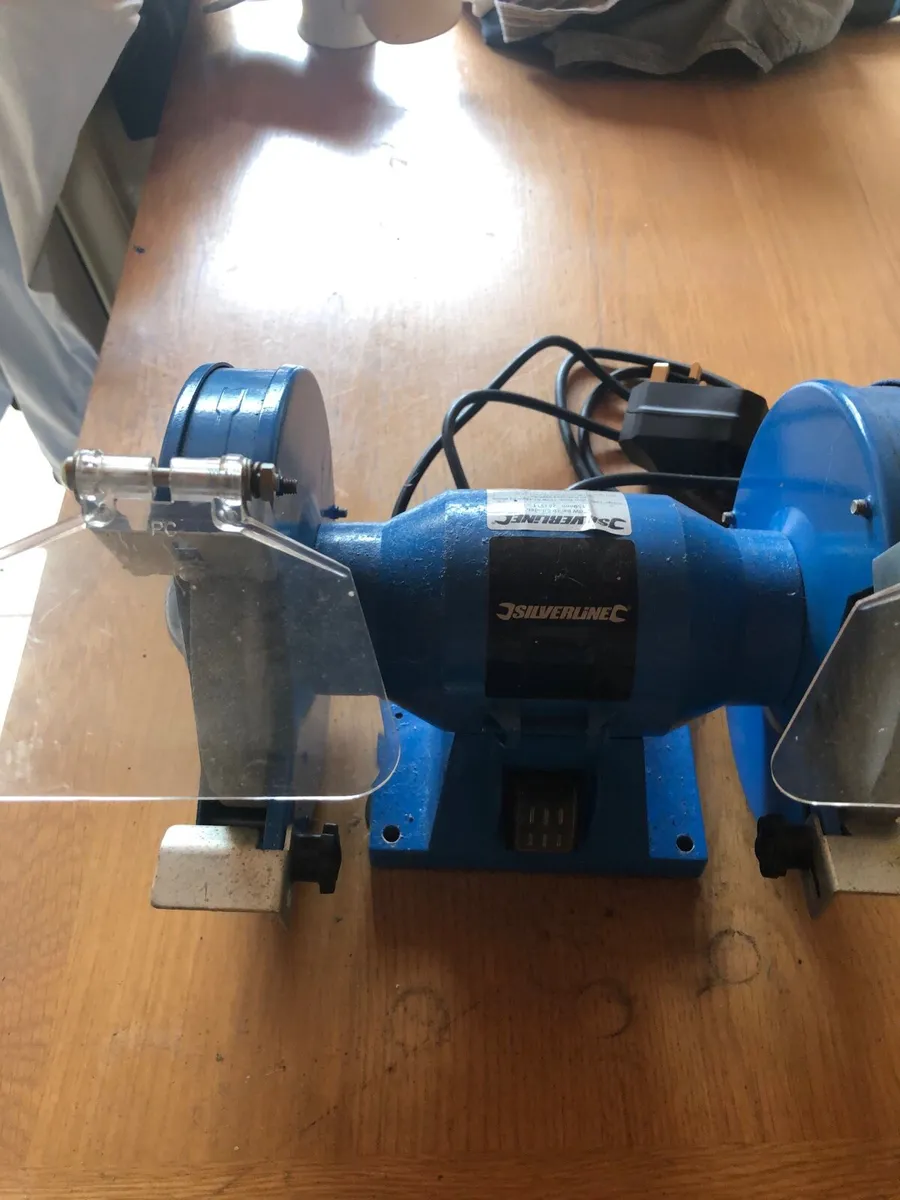 Bench grinder - Image 1