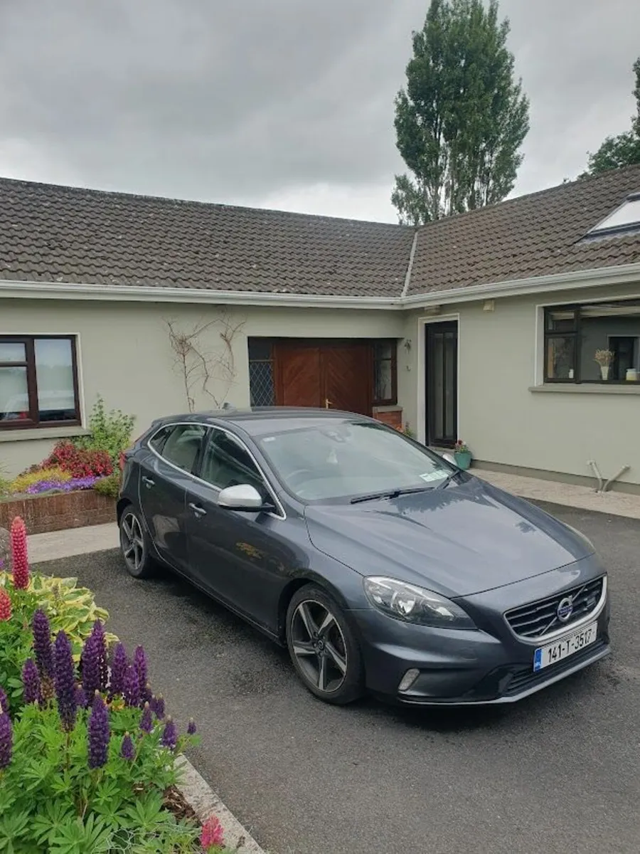 Volvo V40 2014 - Image 2