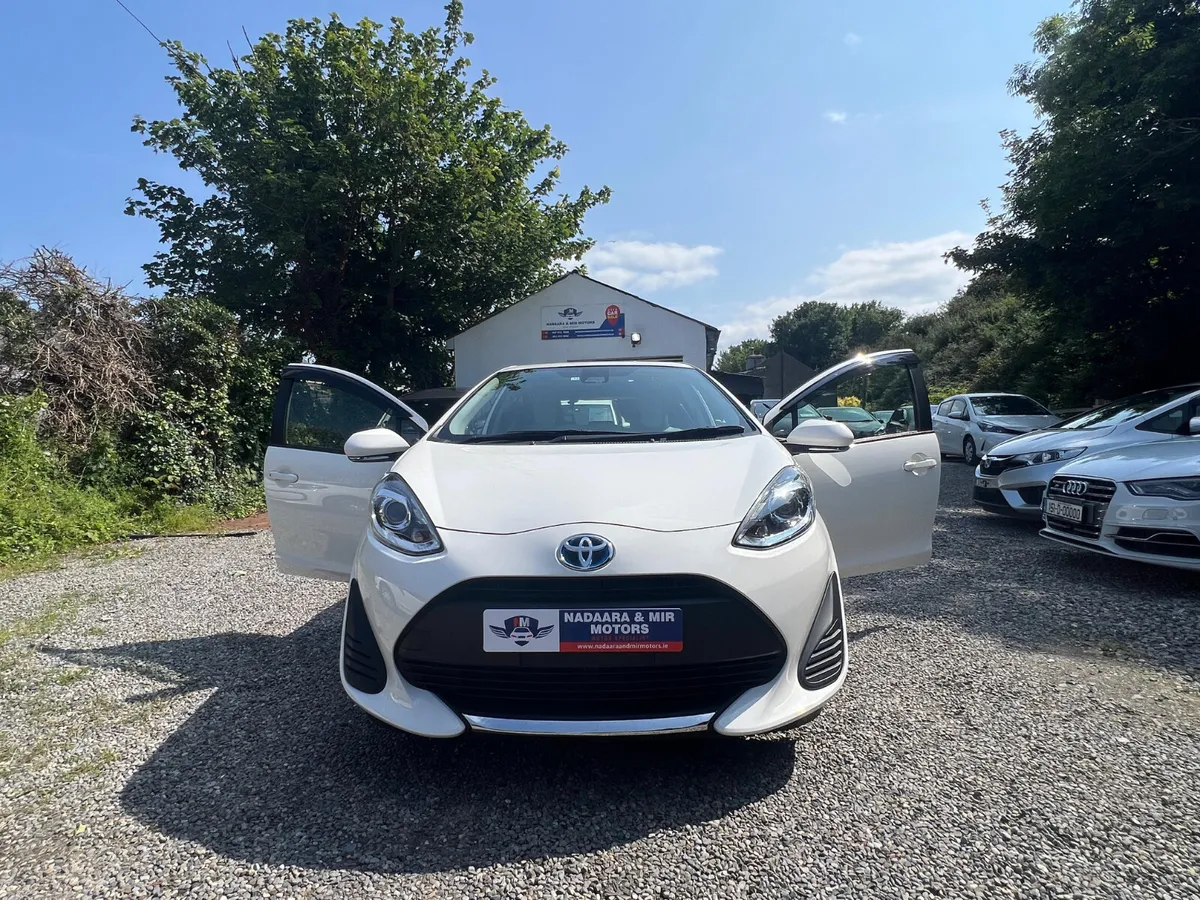 192 Toyota Aqua Hybrid - Image 4
