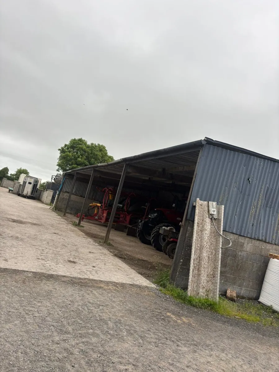 63x30  4 column shed - Image 1