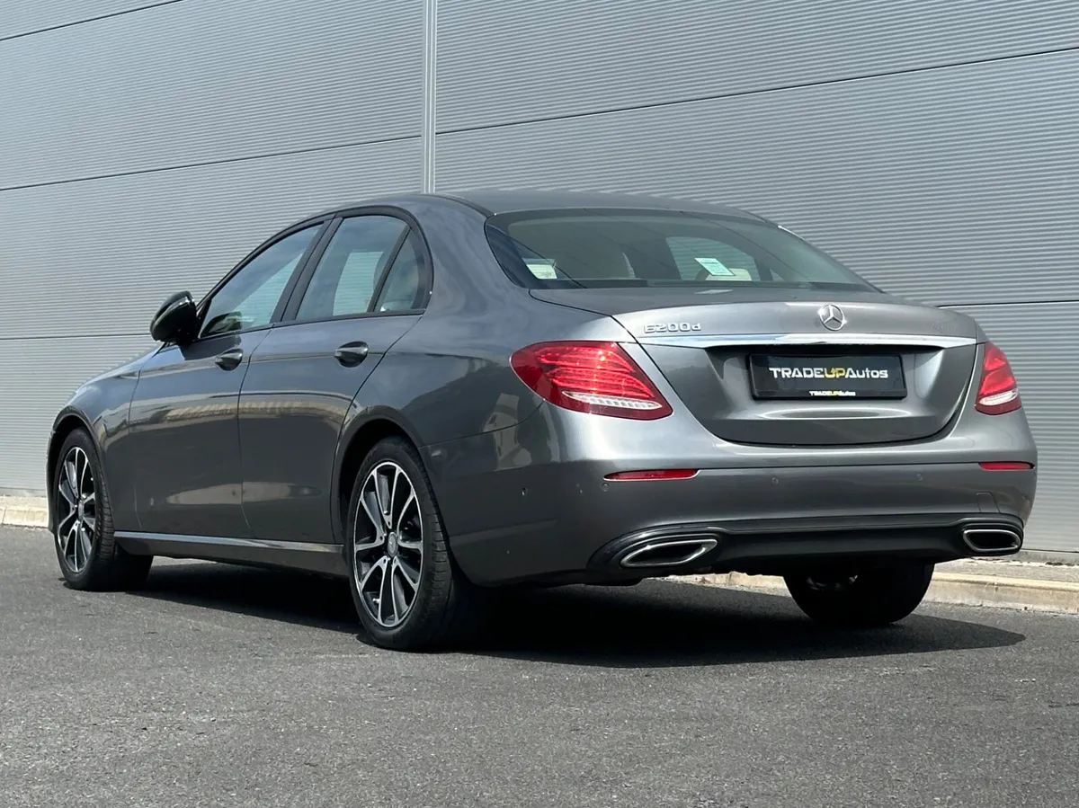 Mercedes-Benz E-Class Avantgarde - Image 2