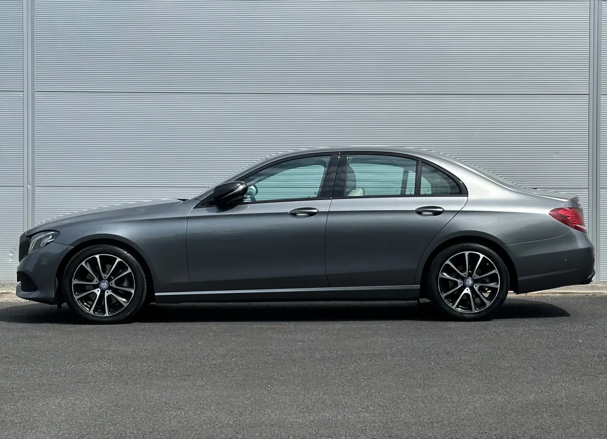 Mercedes-Benz E-Class Avantgarde - Image 4