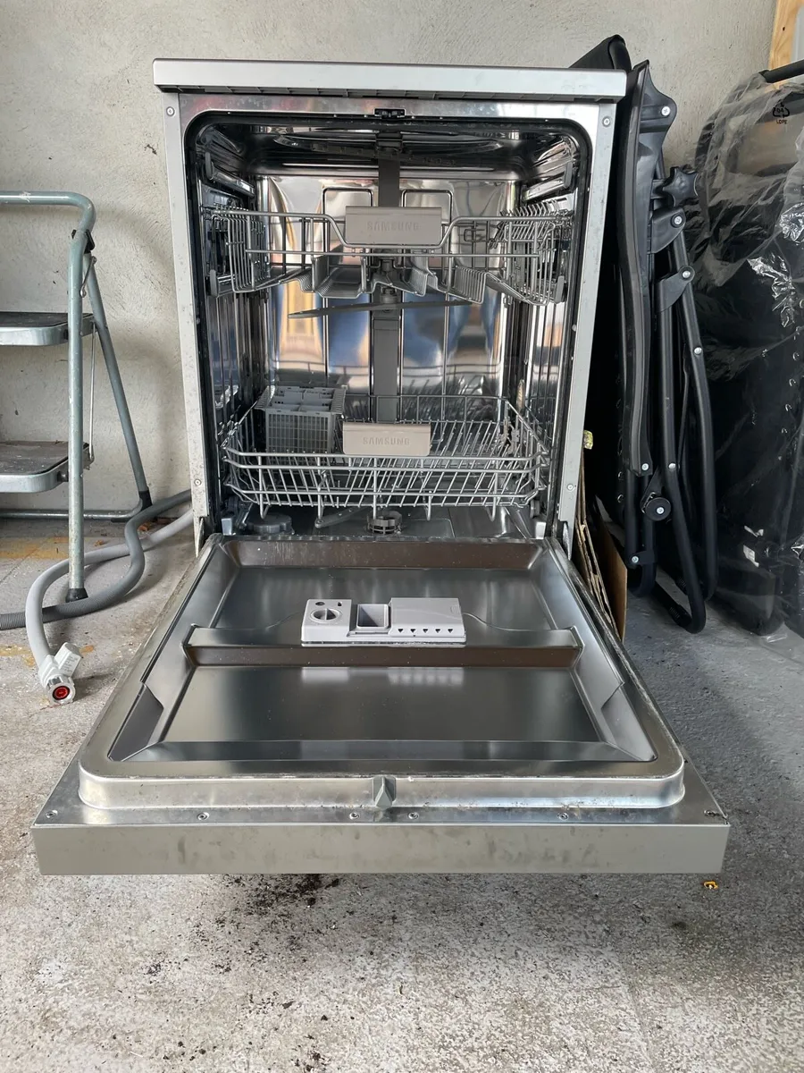 Samsung Dishwasher for sale - Image 2