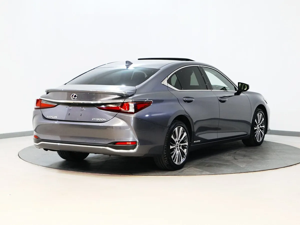 *91* 2021 Lexus ES300h - Image 3