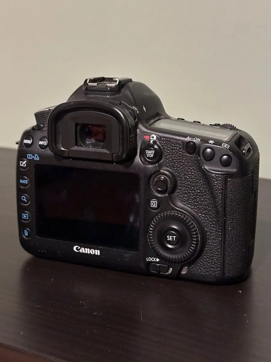 Canon 5D Mark III Full Photography Bundle - Image 3