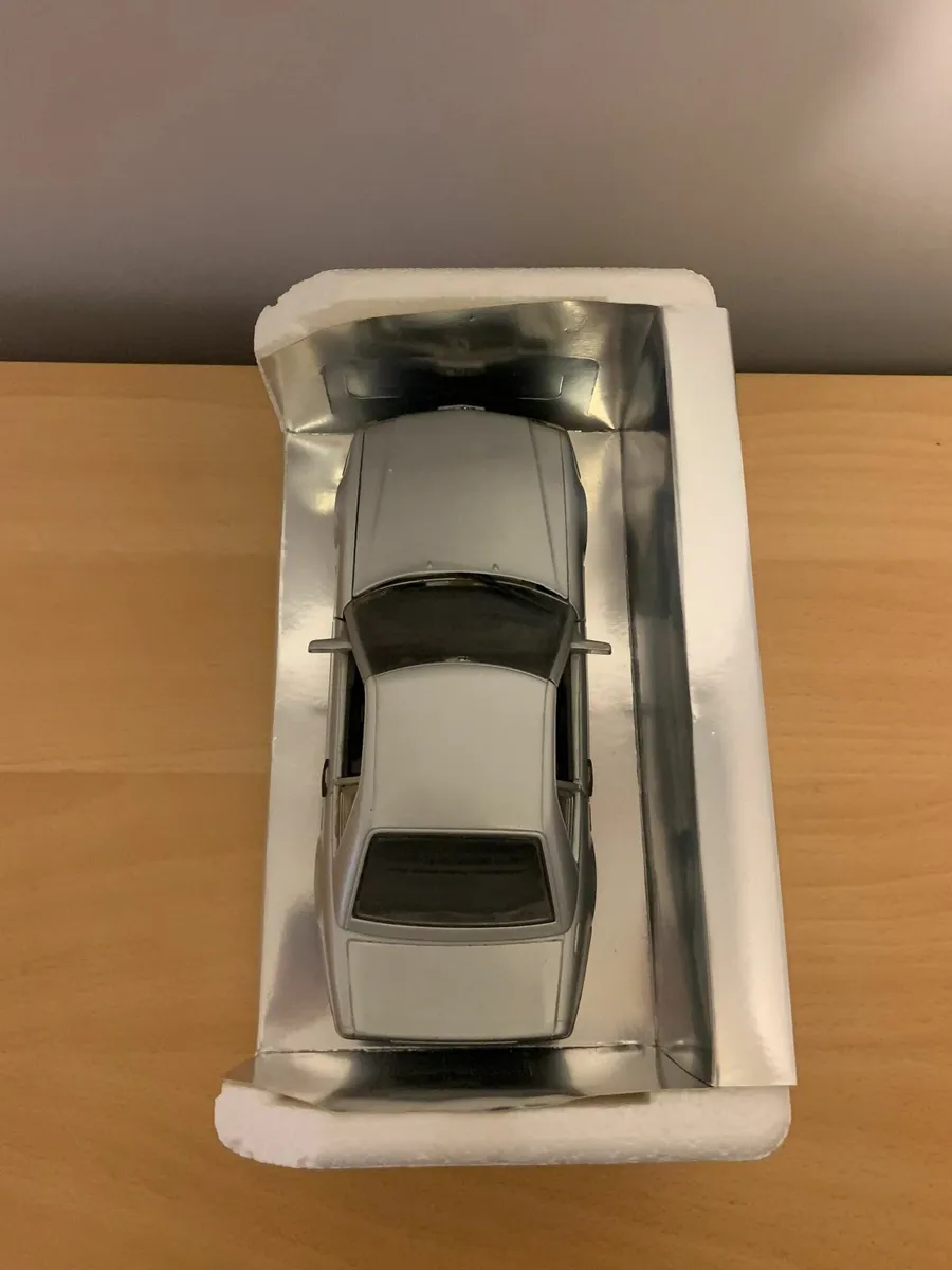 Revell Metal Mercedes 500 SL 32 Coupe - Image 3