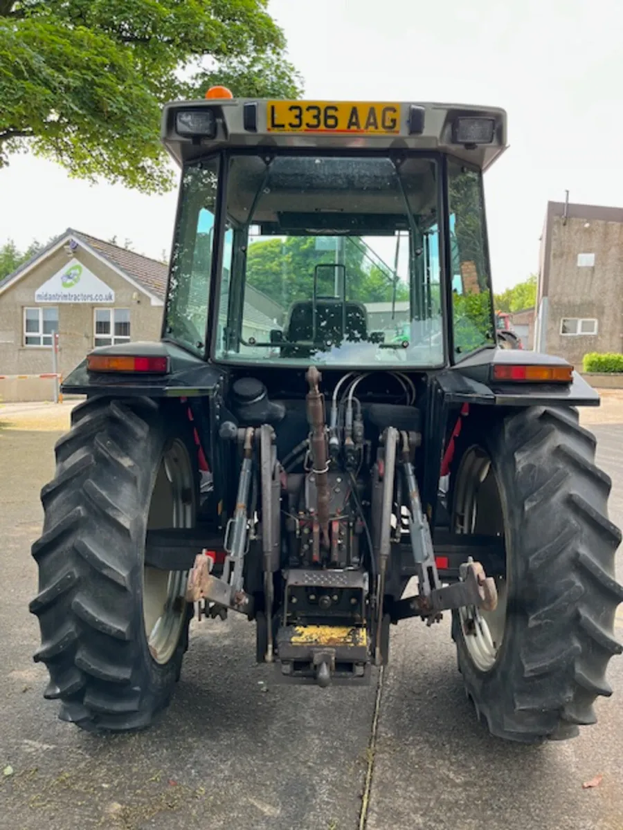 1994 Massey Ferguson 3060 16 speed 2wd - Image 4