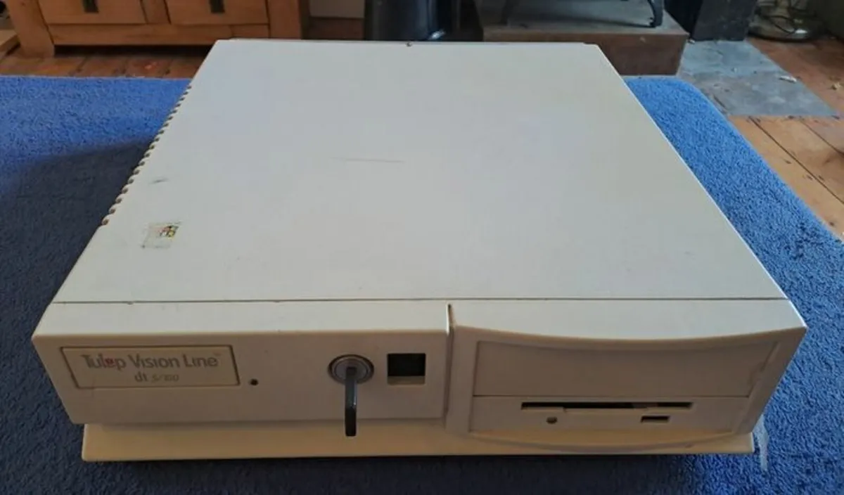 Vintage Tulip Vision Line computer - Image 1