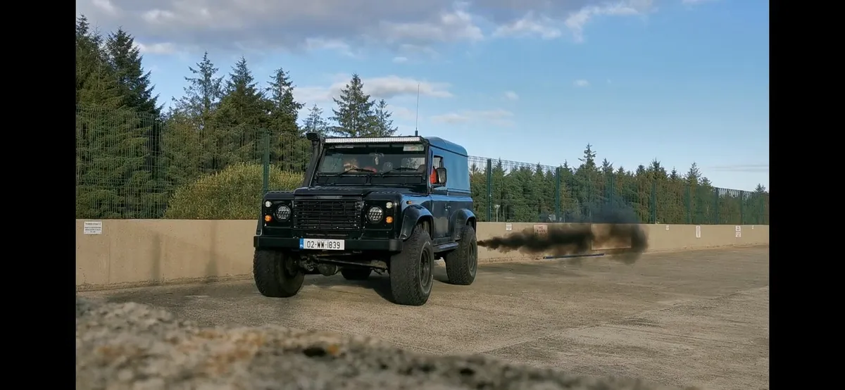 Landrover defender - Image 4