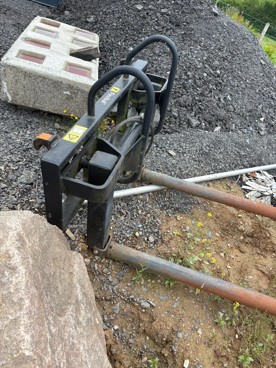 Bale lifter squeeze soft hands - Image 4