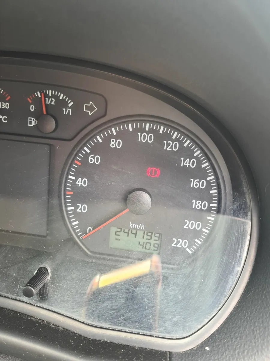 Volkswagen Polo 2008 - Image 2