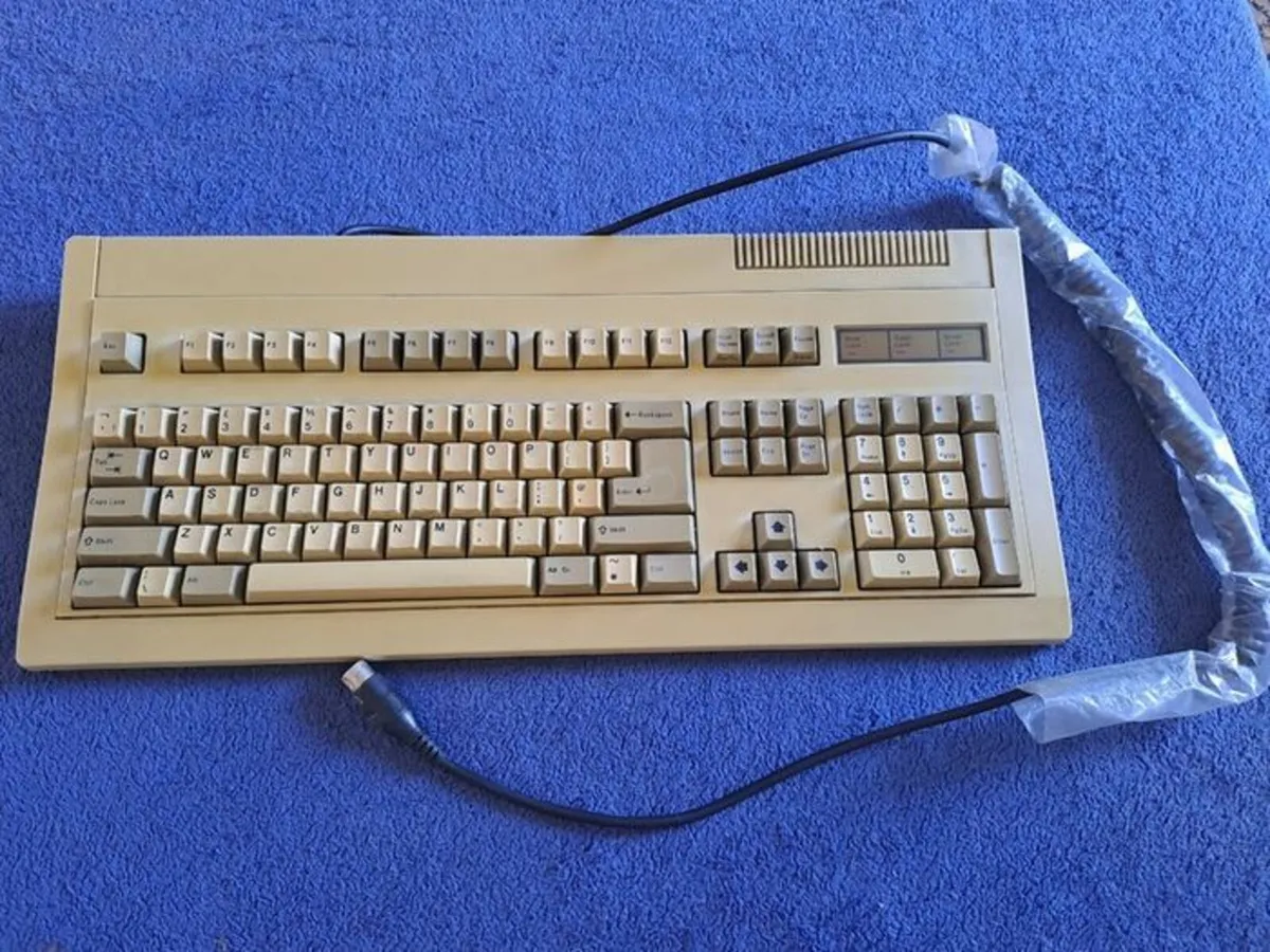 Vintage Monterey keyboard K104 - Image 1