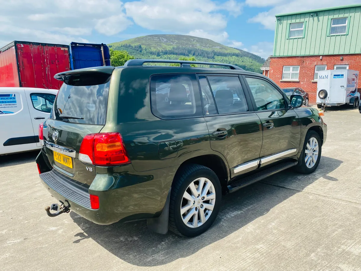 Toyota Landcruiser - Image 4